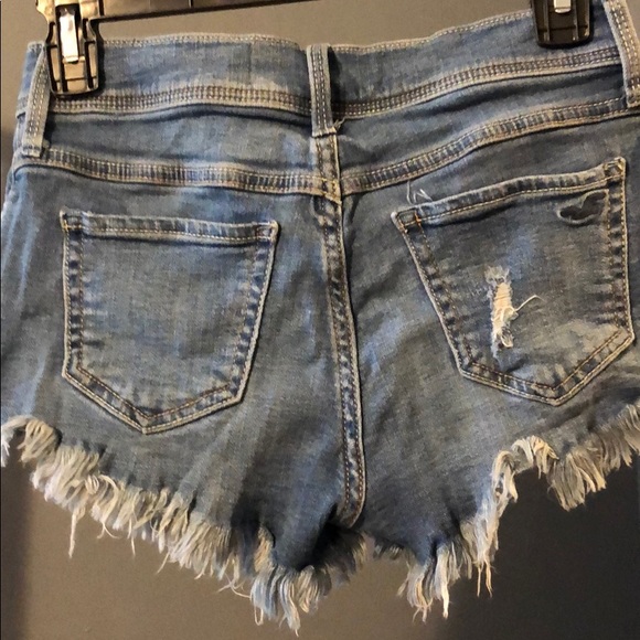 Hollister Jean shorts - Picture 3 of 3